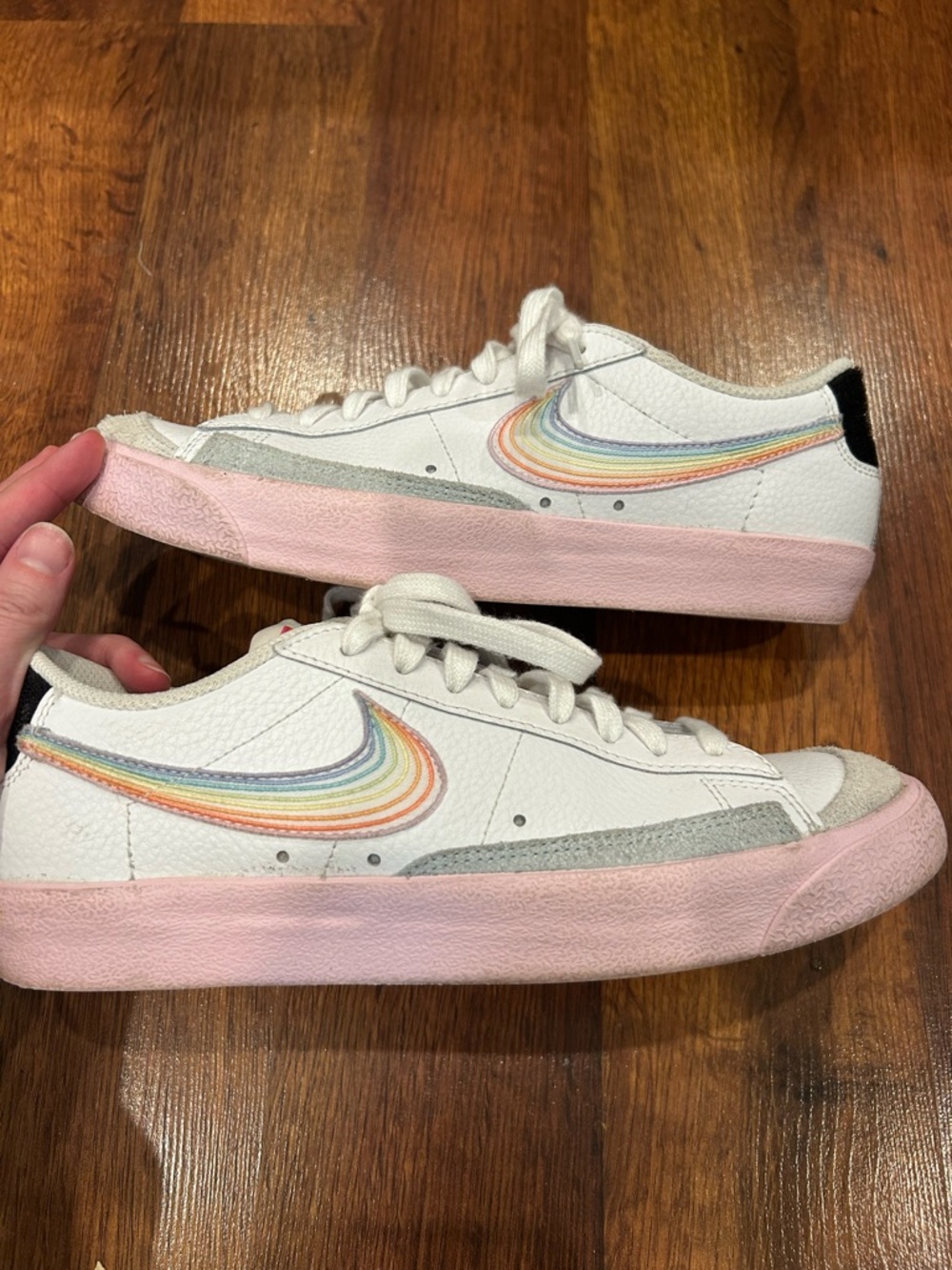Nike Be True Rainbow LGBTQ+ Blazer Low '77 Pride Pink White Women’s Size 7